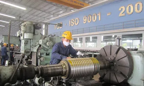 Kinh doanh có lãi, lợi nhuận Ống thép Việt Đức vẫn “trôi” về đáy 4 năm
