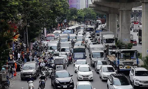 Thu phí phương tiện vào nội đô Hà Nội: Không phải “thuốc tiên” trị… tắc đường