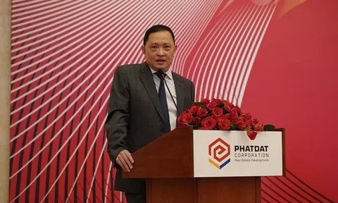Chủ tịch Phát Đạt và công ty riêng của ông Nguyễn Văn Đạt bị bán giải chấp cổ phiếu PDR