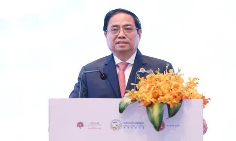 Thủ tướng phát biểu tại hội nghị thượng đỉnh kinh doanh, đầu tư ASEAN