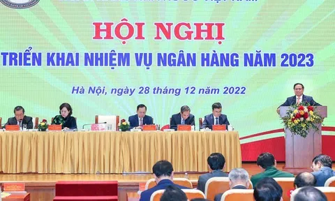 Thủ tướng: Bảo đảm an ninh tiền tệ, an toàn hệ thống và thanh khoản ngân hàng thông suốt trong mọi tình huống