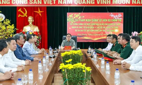 Thủ tướng đôn đốc các dự án cao tốc Đồng bằng Sông Cửu Long, thị sát công trường cầu Mỹ Thuận 2