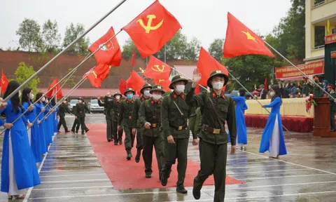 Nhiều khoảnh khắc xúc động trong ngày giao nhận quân
