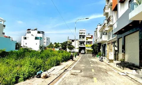 Từ chối công chứng hợp đồng mua bán nhà đất vì chưa hủy đặt cọc, có đúng luật?