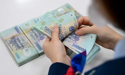 Hàng loạt ngân hàng giảm lãi suất cho vay, hỗ trợ khách hàng doanh nghiệp