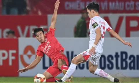 Cầu thủ đạp chấn thương Hoàng Đức bị VFF xử phạt nặng