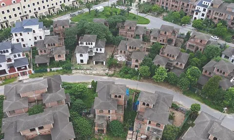 Cần làm gì để “giải cứu” thị trường bất động sản?