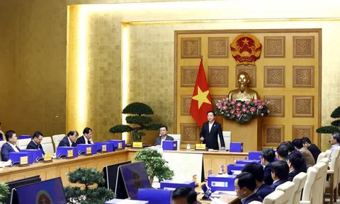 Không khuyến khích khai thác, sử dụng khoáng sản làm phá vỡ cảnh quan, môi trường