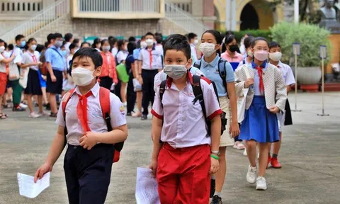 Chuyện học đầu cấp khi sổ hộ khẩu giấy hết 'sứ mệnh'
