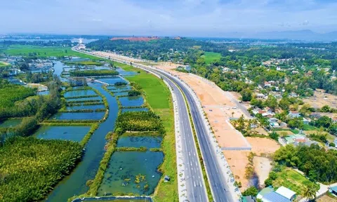 Quảng Ngãi ‘xây tổ đón đại bàng’