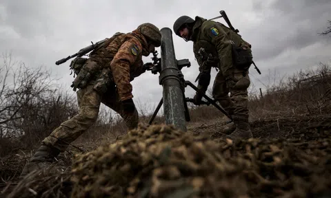 Ukraine hao tổn đạn dược với tốc độ chóng mặt, Mỹ và châu Âu chạy đua sản xuất vũ khí
