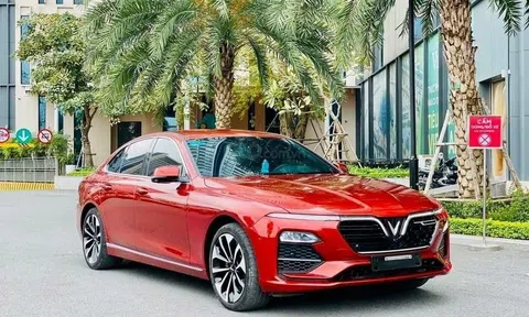 VinFast Lux A2.0 2022 xả hàng giá cực "sốc", thấp hơn cả xe cũ