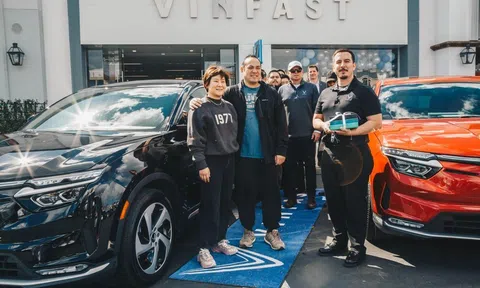 Khách Mỹ nói gì về VinFast VF8 sau một tuần trải nghiệm mẫu ô tô điện "made in Vietnam"?