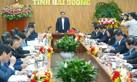 Thủ tướng Chính phủ Phạm Minh Chính làm việc với Ban Thường vụ Tỉnh ủy Hải Dương
