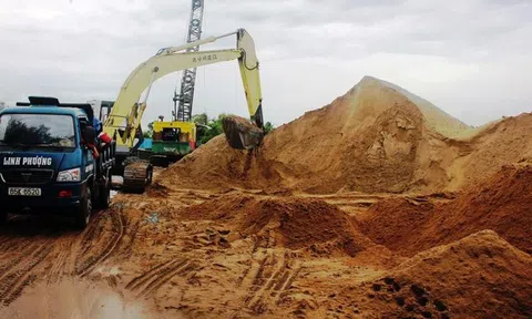 Giải quyết tình trạng khan hiếm, đội giá cát xây dựng bằng cách nào?