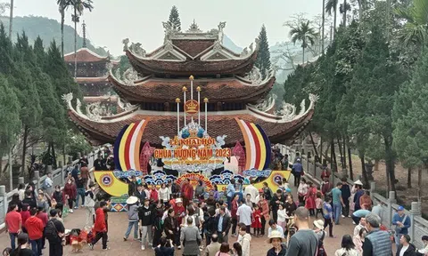 Tu bổ, phục hồi di tích lịch sử và danh lam thắng cảnh quốc gia đặc biệt chùa Hương