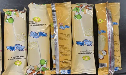 Phát hiện gần 10 tấn nguyên liệu sản xuất kem que hết hạn