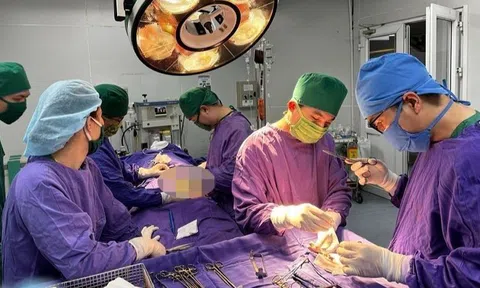 Cứu người bệnh vết thương phức tạp vùng cổ thoát chết kỳ diệu