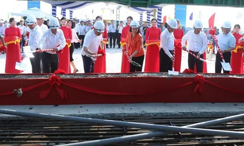 Hợp long công trình cầu Vĩnh Tuy giai đoạn 2 tại Hà Nội