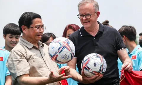 Tuyển Việt Nam đón hai 'yếu nhân' cực kì đặc biệt trước thềm World Cup 2023