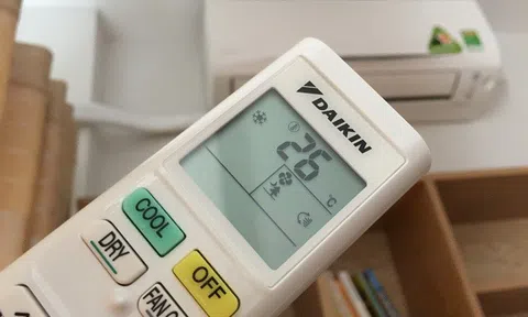 Thủ tướng chỉ thị tăng cường tiết kiệm điện: Hạn chế sử dụng bóng đèn sợi đốt, không bật điều hòa dưới 26 độ