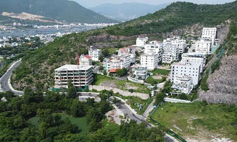 Khánh Hòa cưỡng chế tháo dỡ loạt công trình xây dựng vi phạm tại nhiều dự án