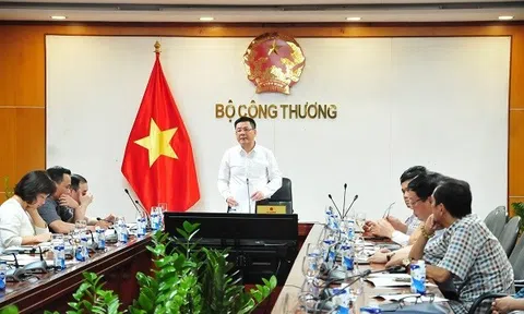 Bộ trưởng Công Thương nêu giải pháp bảo đảm cung ứng xăng dầu