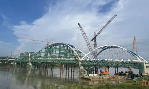 Tháng 9/2023, thêm một cây cầu bắc qua sông Hồng sẽ về đích