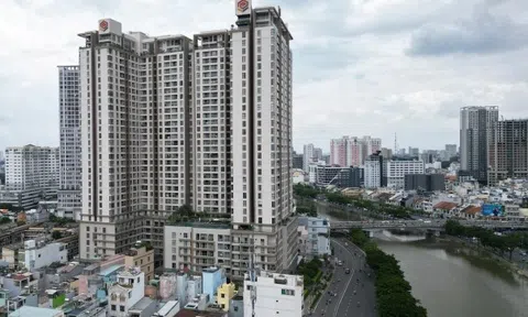 Tạm dừng mọi giao dịch tại khu “đất vàng” 132 Bến Vân Đồn để phục vụ điều tra