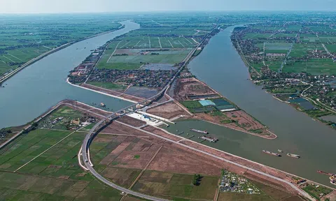 Nam Định: Đưa vào vận hành dự án đường thủy 2.300 tỉ đồng nối sông Đáy - sông Ninh Cơ