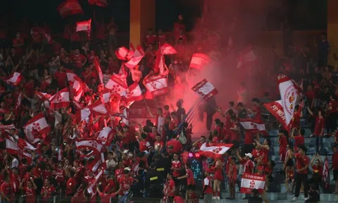 VFF cấm cổ động viên Hải Phòng đến sân Hà Nội FC vì đốt pháo sáng