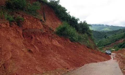 Thủ tướng ban hành Công điện chỉ đạo tập trung ứng phó mưa lũ, sạt lở ở Tây Nguyên