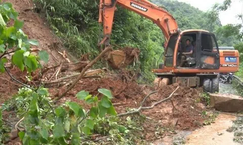 Cao Bằng: Mưa lớn kéo dài, nhiều công trình giao thông bị sạt lở
