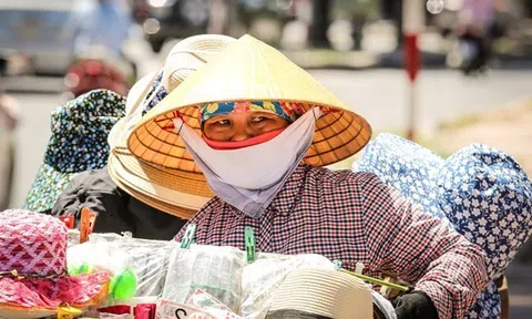 Khu vực Trung Bộ nắng nóng gay gắt tiếp diễn, có nơi trên 38 độ C