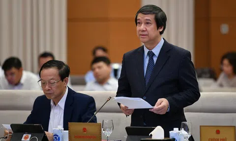 Bộ trưởng Bộ GD&ĐT: Đề nghị không giao Bộ GD&ĐT biên soạn thêm sách giáo khoa
