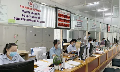 Cơ quan nào cung cấp dữ liệu thông tin về đất đai, thủ tục yêu cầu thế nào?