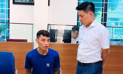 Bắt đối tượng dùng dao khống chế tài xế taxi để cướp tài sản