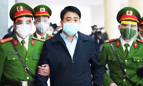 Cựu Chủ tịch UBND Hà Nội Nguyễn Đức Chung hầu tòa trong vụ án thứ tư