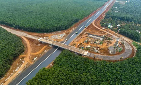Kết nối các tuyến đường của địa phương với cao tốc để tạo không gian phát triển mới