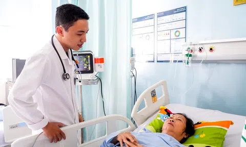 Cứu sống bệnh nhân bị kẹt van nhân tạo do huyết khối
