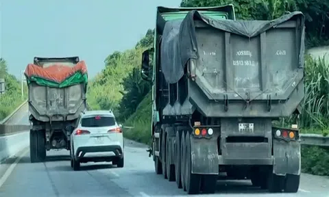 Khởi tố vụ án 02 tài xế điều khiển xe ben chèn ép ô tô con trên cao tốc