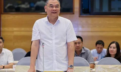 Vụ Việt Á: Vì sao có sự chênh lệch số tiền 'bôi trơn'; quan chức cầm số tiền lớn nhưng không phải là nhận hối lộ?