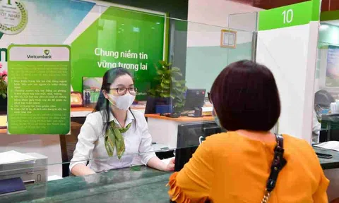 Hai ông lớn ngân hàng hạ lãi suất tiết kiệm về mức thấp 5,5%