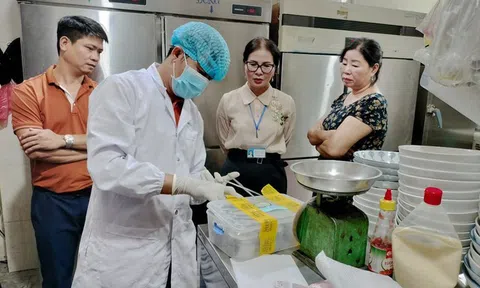 Hơn 140 người nhập viện trong vụ ngộ độc thực phẩm tại Hội An