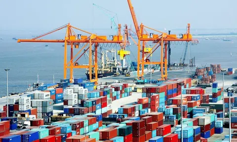 Phân cấp UBND tỉnh quản lý giao thông vận tải thuỷ tại cảng, bến thuỷ nội địa, khu neo đậu