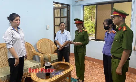 Bắt tạm giam kế toán Chi nhánh Văn phòng Đăng ký đất đai huyện