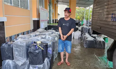 Bắt quả tang đối tượng vận chuyển hơn 25.000 bao thuốc lá ngoại nhập lậu