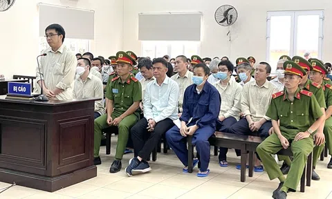 Xét xử cựu Giám đốc Sở cùng 16 bị can làm giả giấy tờ, cấp phép lao động cho người nước ngoài trái phép