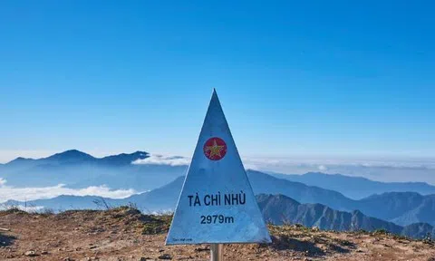 Một người tử vong do đột quỵ khi chinh phục đỉnh Tà Chì Nhù