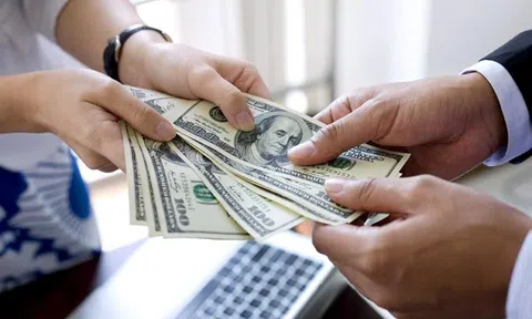 Người nước ngoài chuyển nhượng vốn góp, nộp thuế thế nào?